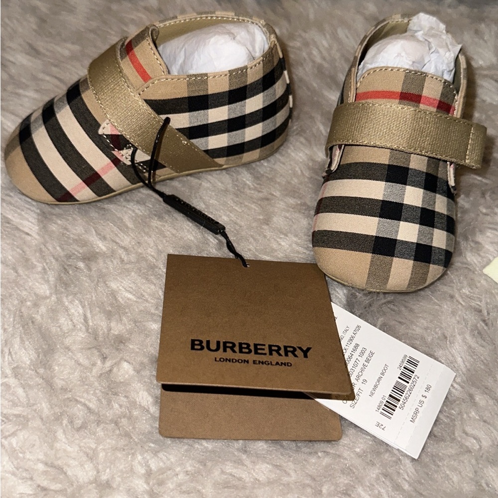 Burberry newborn boot- new with tags